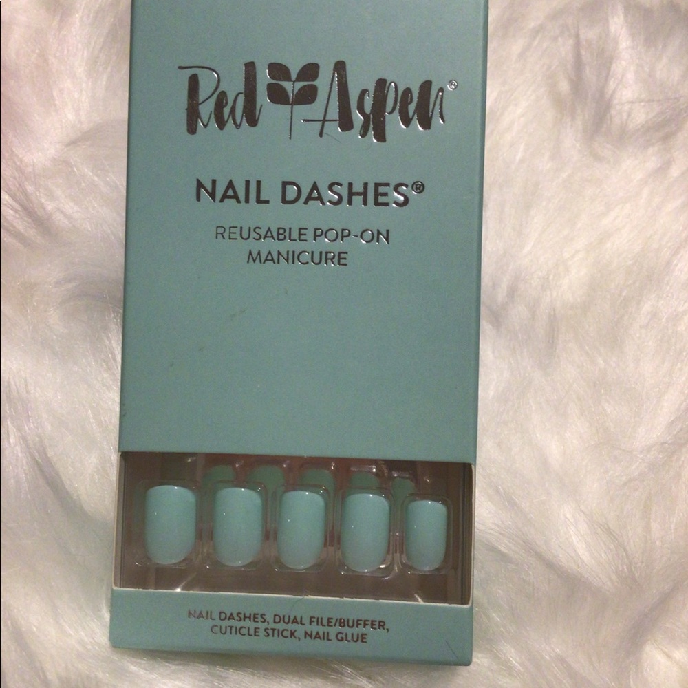 Red Aspen Nail Dashes